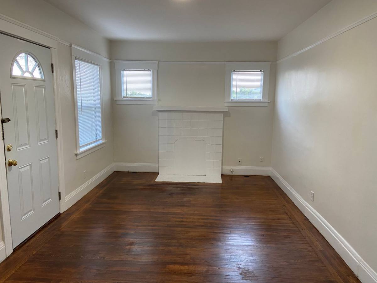 Apartment for rent at 2054-2056 Lincoln Ave, Alameda, CA 94501