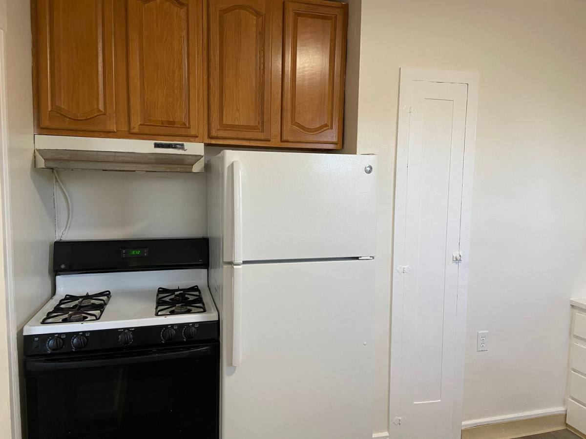 Apartment for rent at 2054-2056 Lincoln Ave, Alameda, CA 94501