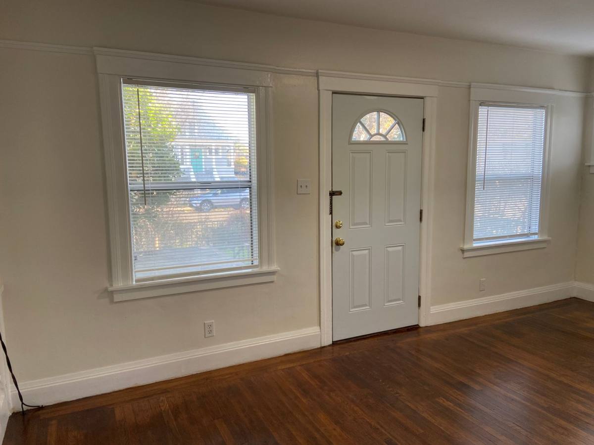 Apartment for rent at 2054-2056 Lincoln Ave, Alameda, CA 94501