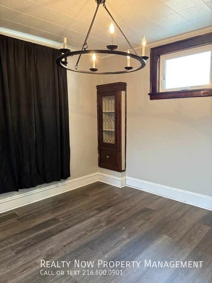 House for rent at 9474 Roxbury Rd, Cleveland, OH 44130