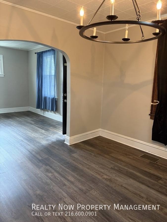 House for rent at 9474 Roxbury Rd, Cleveland, OH 44130