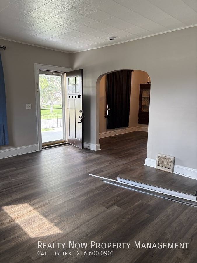 House for rent at 9474 Roxbury Rd, Cleveland, OH 44130