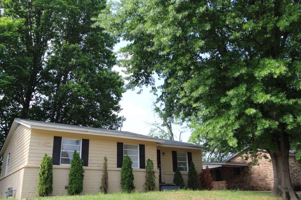 House for rent at 637 Leacrest Ave, Memphis, TN 38109