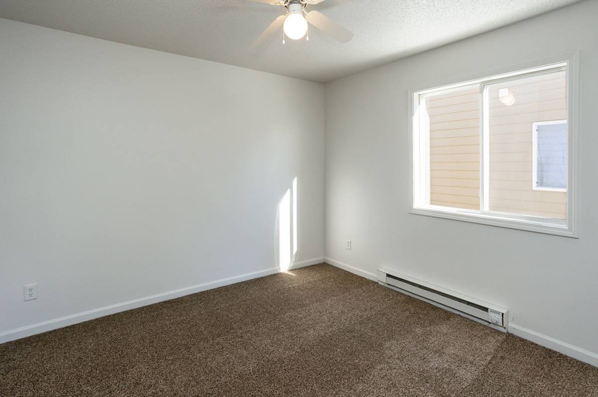 Townhouse for rent at 1210 N 9th St, Indianola, IA 50125