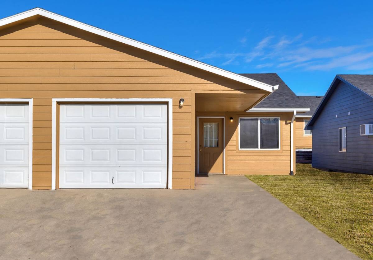 Townhouse for rent at 1210 N 9th St, Indianola, IA 50125