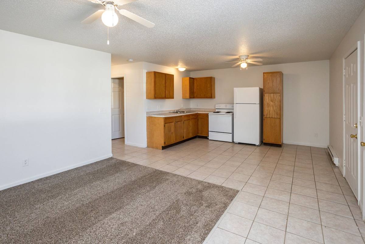 Townhouse for rent at 1210 N 9th St, Indianola, IA 50125