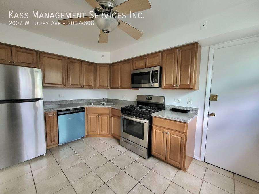 Apartment for rent at 2007 W Touhy Ave #308, Chicago, IL 60626