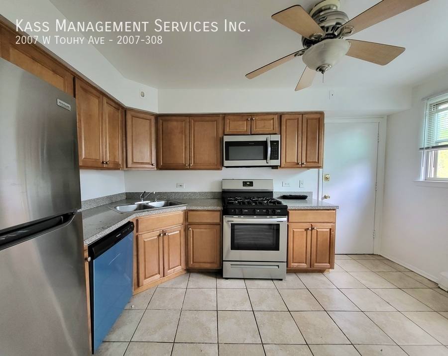 Apartment for rent at 2007 W Touhy Ave #308, Chicago, IL 60626