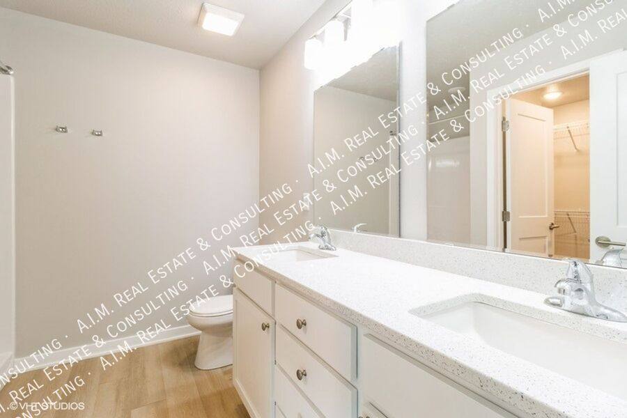 Townhouse for rent at 2020 Otley Ave, Perry, IA 50220