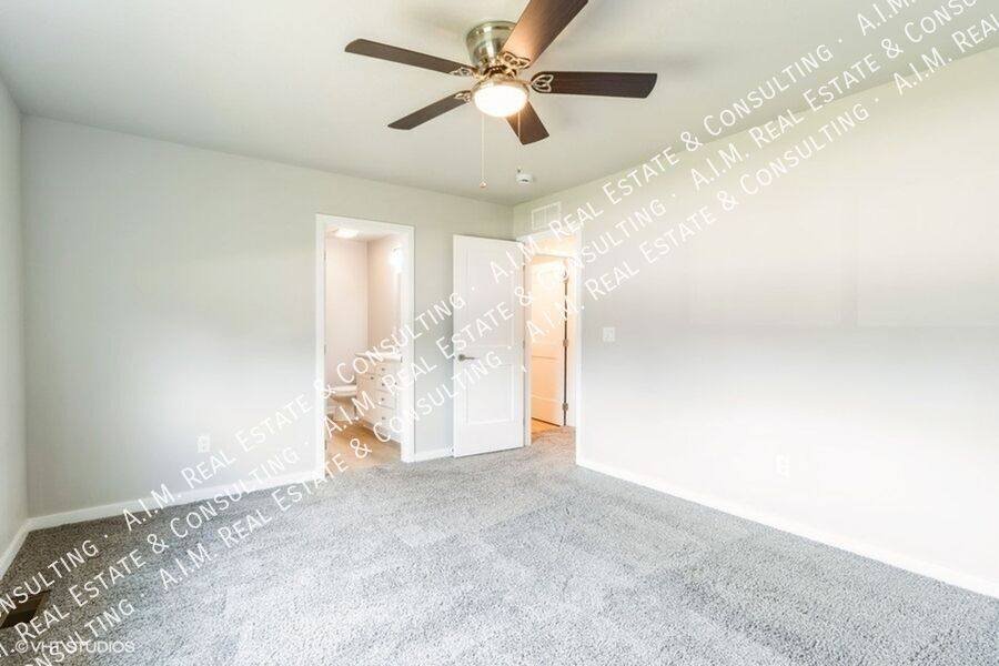 Townhouse for rent at 2020 Otley Ave, Perry, IA 50220