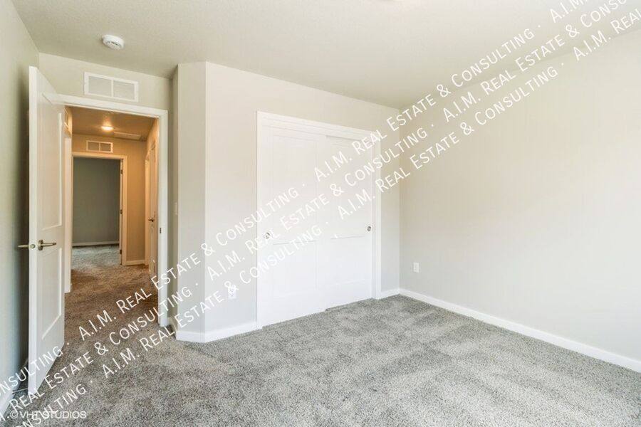 Townhouse for rent at 2020 Otley Ave, Perry, IA 50220