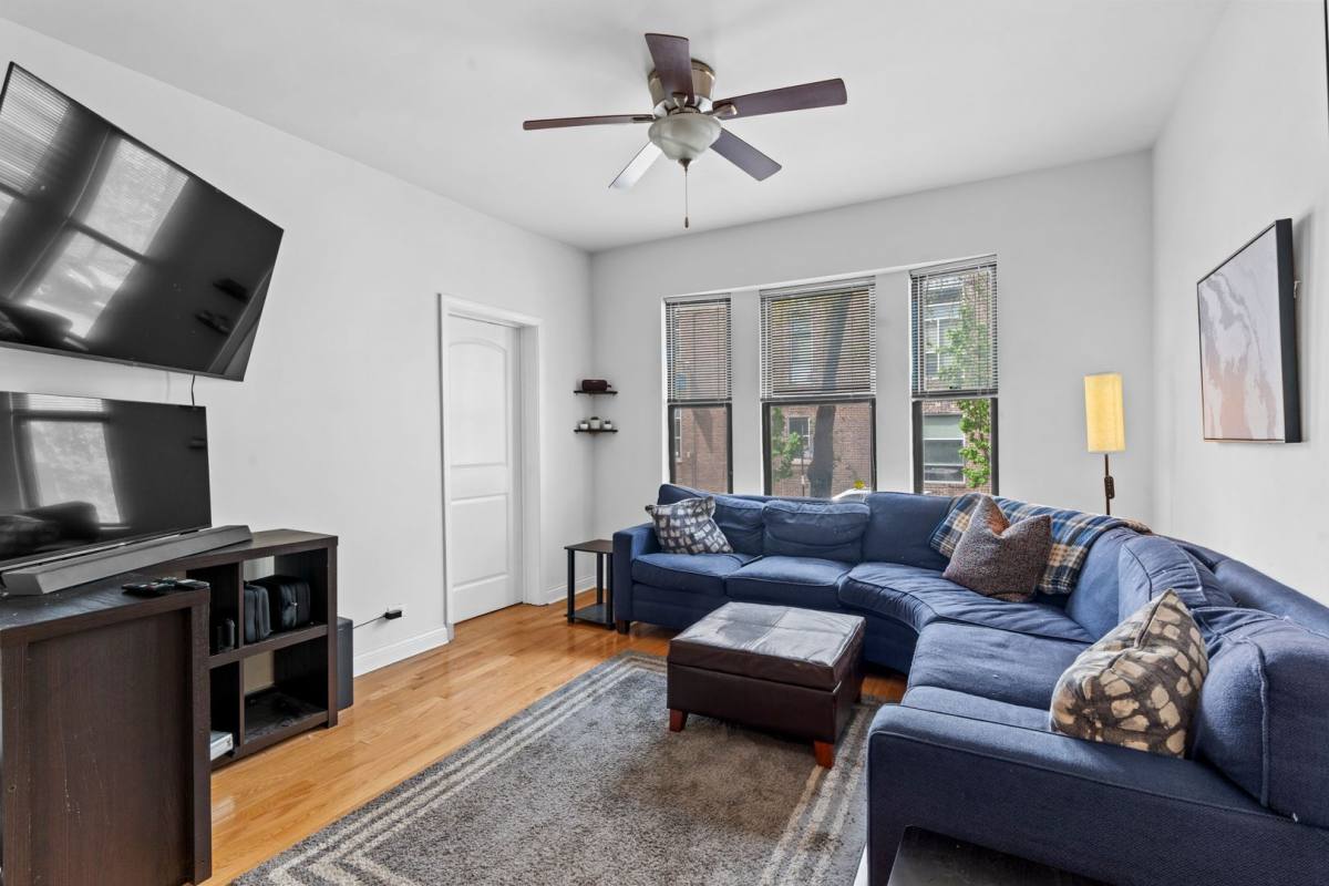 Apartment for rent at 3115 N Sheffield, Chicago, IL 60657