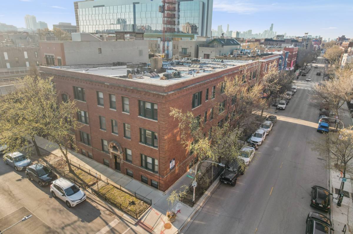 Apartment for rent at 3115 N Sheffield, Chicago, IL 60657