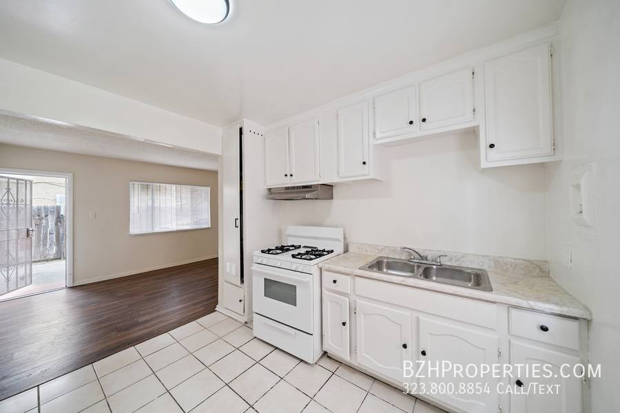 Apartment for rent at 8633 Denver Ave #3, Los Angeles, CA 90044