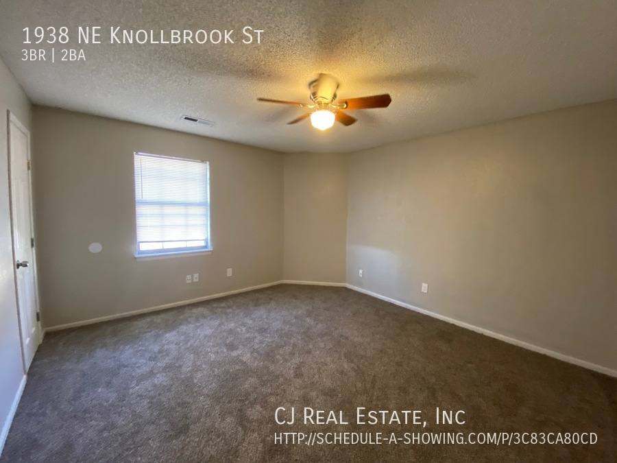 House for rent at 1938 NE Knollbrook St, Lees Summit, MO 64086