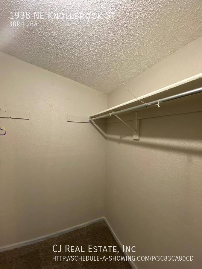 House for rent at 1938 NE Knollbrook St, Lees Summit, MO 64086