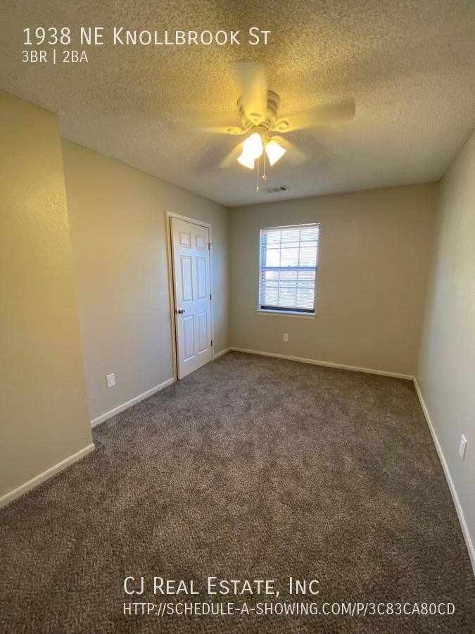 House for rent at 1938 NE Knollbrook St, Lees Summit, MO 64086