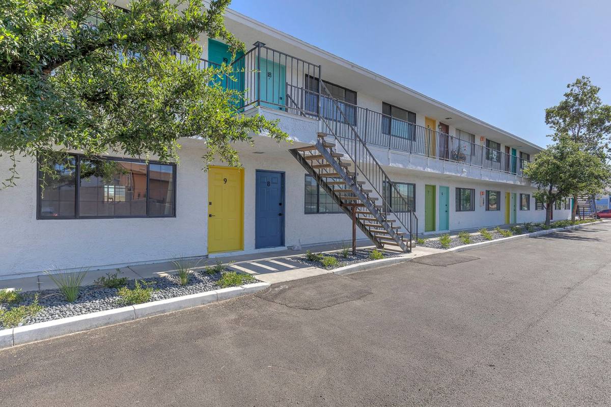 Apartment for rent at 1937 Sunset Circle, Henderson, NV 89011
