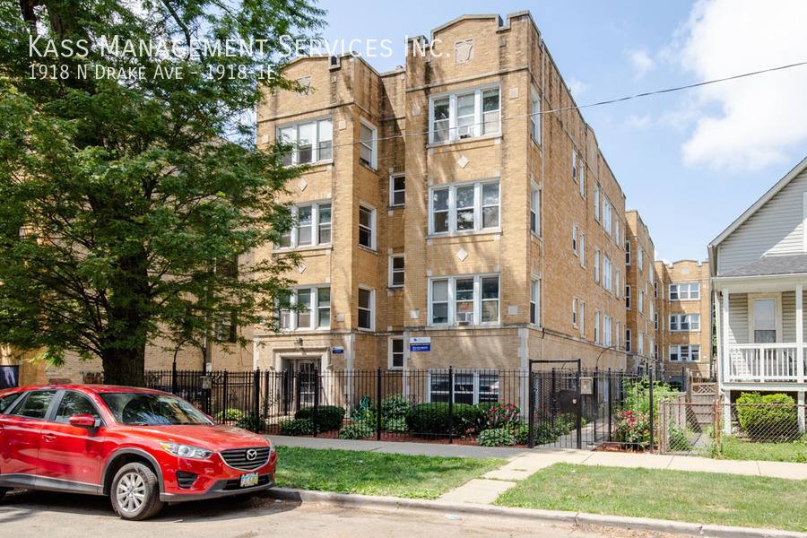 Apartment for rent at 1918 N Drake Ave #1E, Chicago, IL 60647