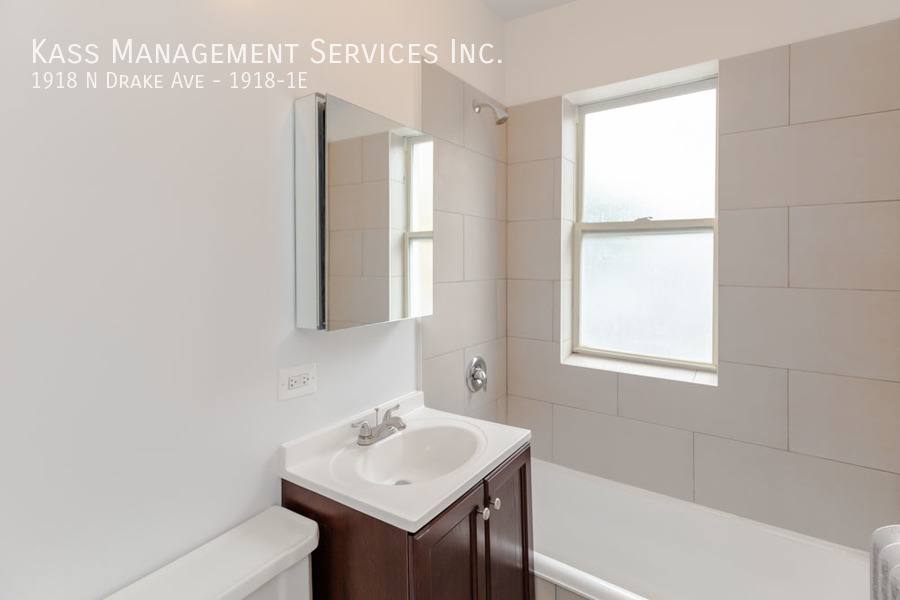 Apartment for rent at 1918 N Drake Ave #1E, Chicago, IL 60647