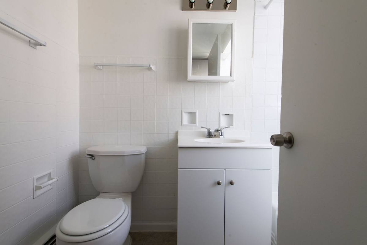 Apartment for rent at 8640 S Ingleside Ave, Chicago, IL 60619