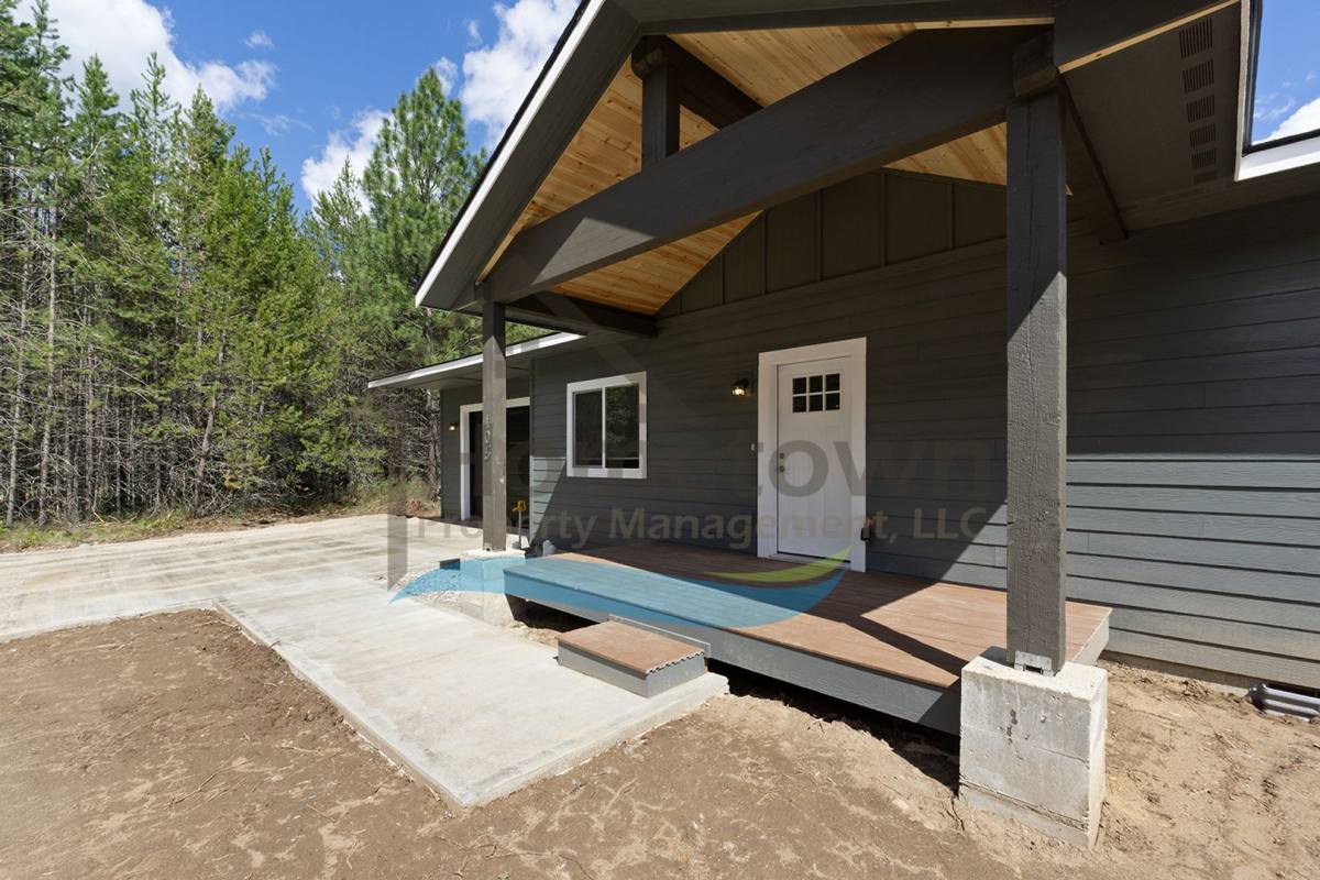 House for rent at 105 Burnt Tree Lane, Blanchard, ID 83804