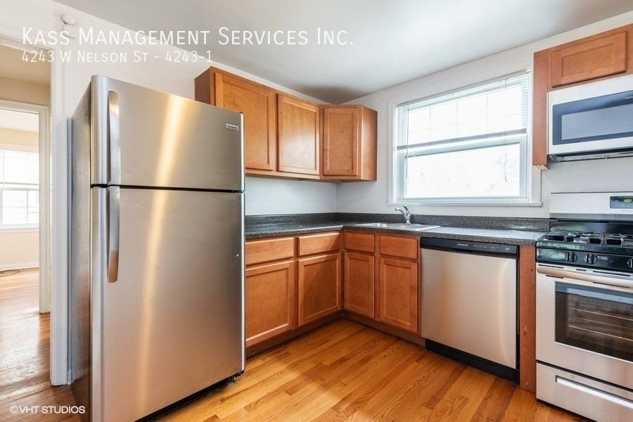 Apartment for rent at 4243 W Nelson St #1, Chicago, IL 60641