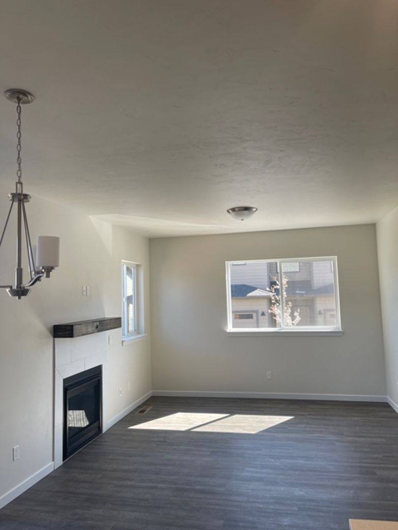 House for rent at 944 NE Paula Dr, Bend, OR 97701