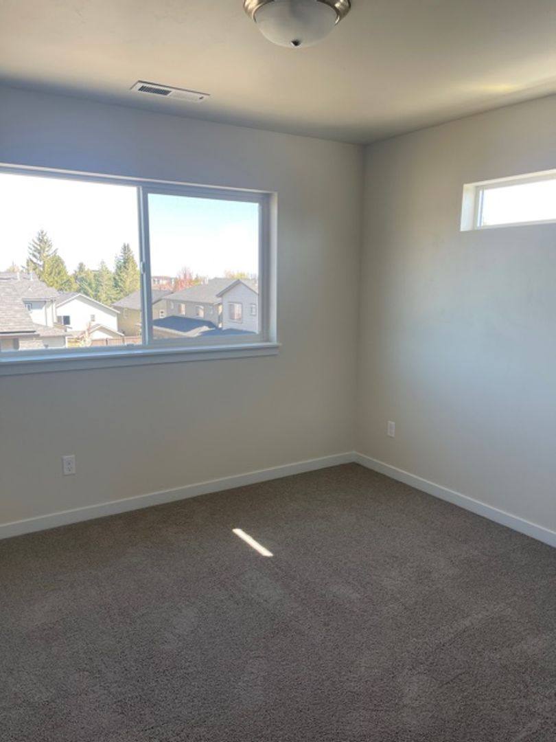 House for rent at 944 NE Paula Dr, Bend, OR 97701