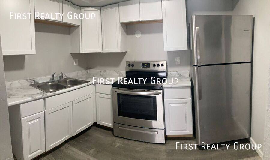 Apartment for rent at 305 N Broadway #2, Dayton, OH 45426