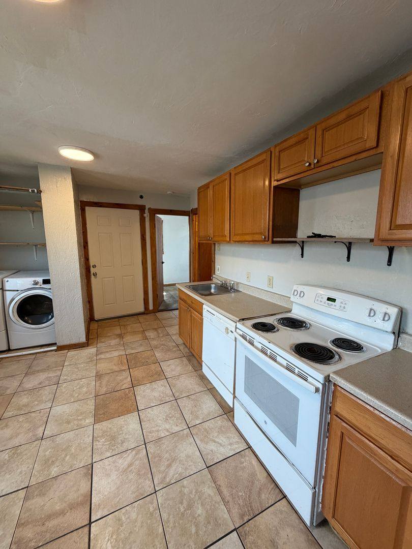 Apartment for rent at 127 Austin St, Worcester, MA 01609