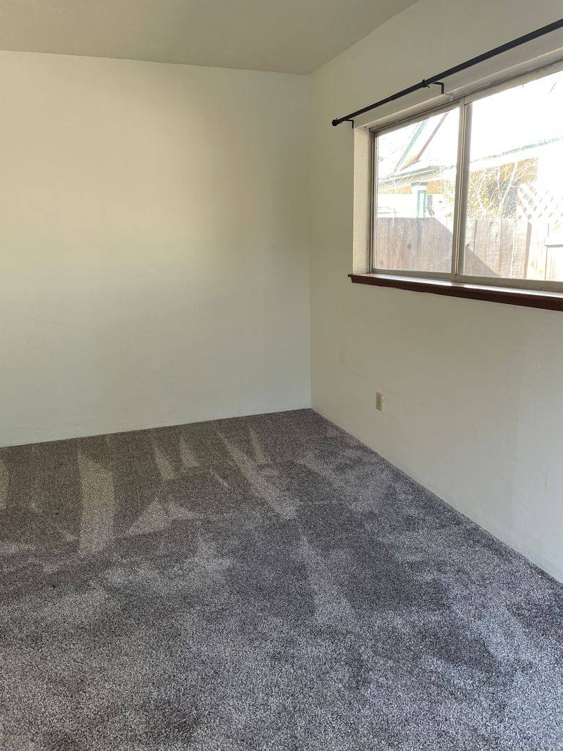 Apartment for rent at 543 Ivy St, Medford, OR 97501