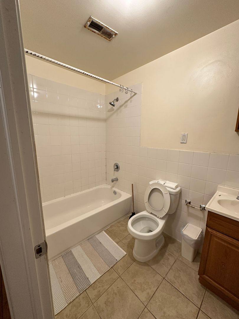 Apartment for rent at 437 N Wiota St, Philadelphia, PA 19104