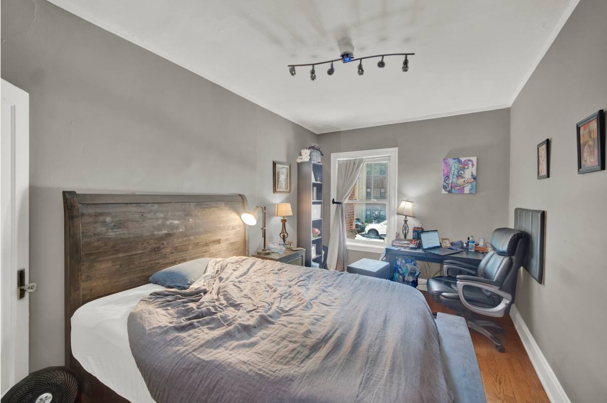 Apartment for rent at 3501 N Pine Grove Ave, Chicago, IL 60657
