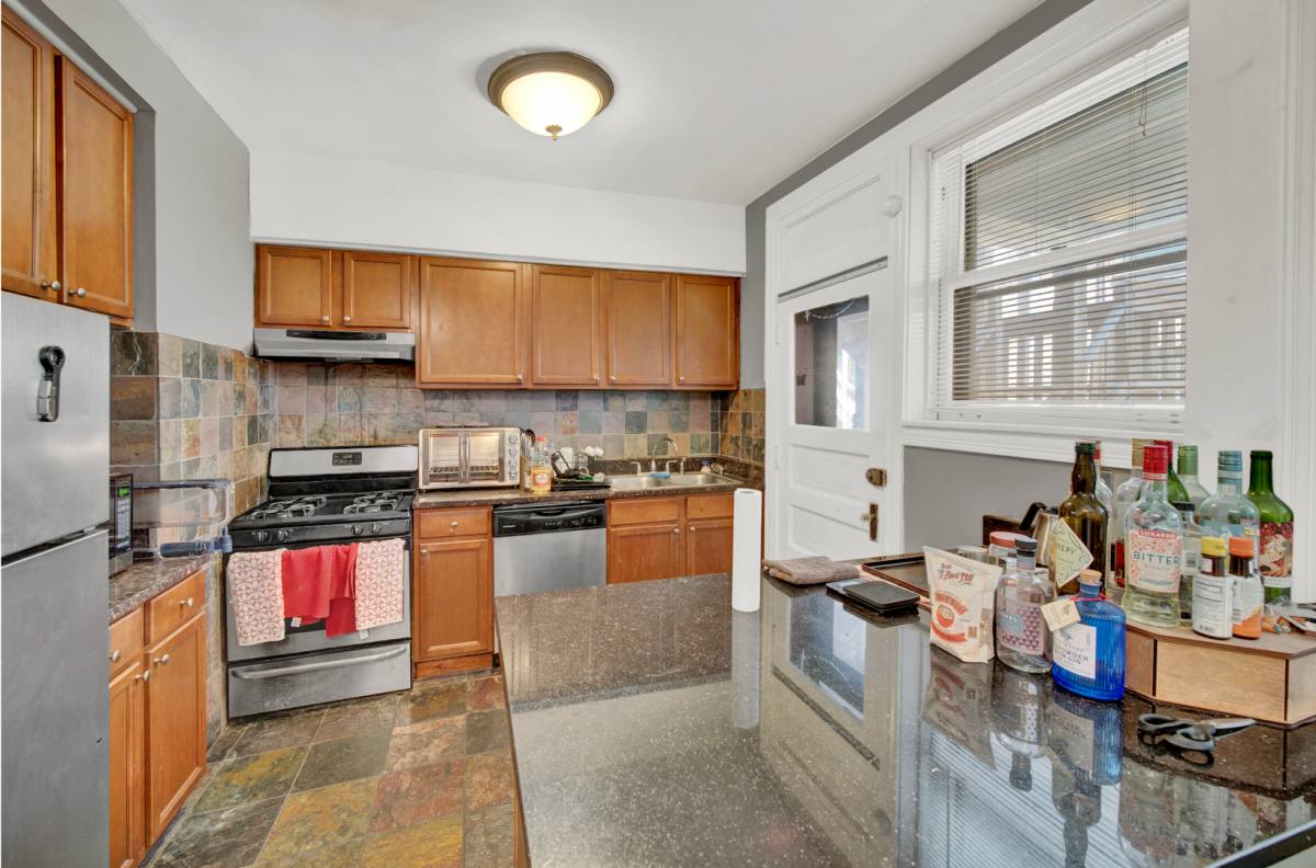 Apartment for rent at 3501 N Pine Grove Ave, Chicago, IL 60657