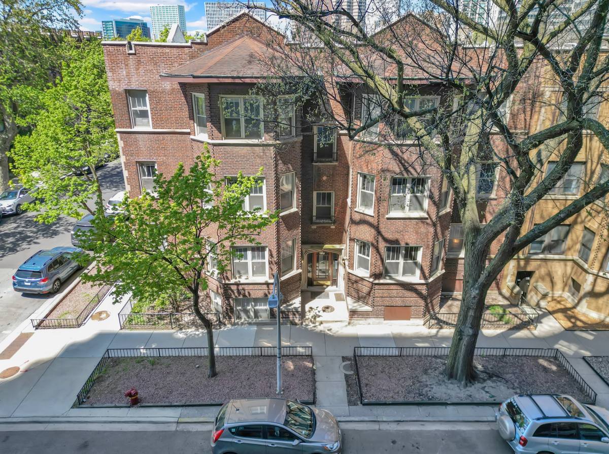 Apartment for rent at 3501 N Pine Grove Ave, Chicago, IL 60657