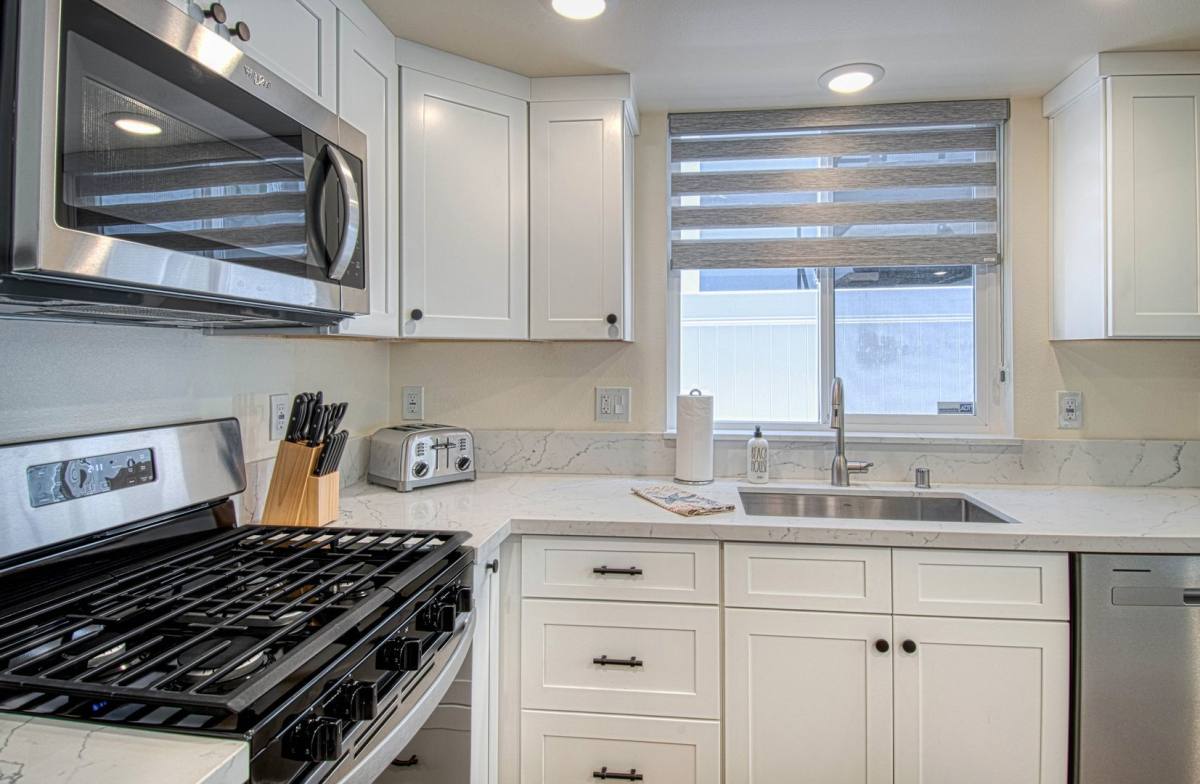 Apartment for rent at 5008 Seashore Dr, Newport Beach, CA 92663