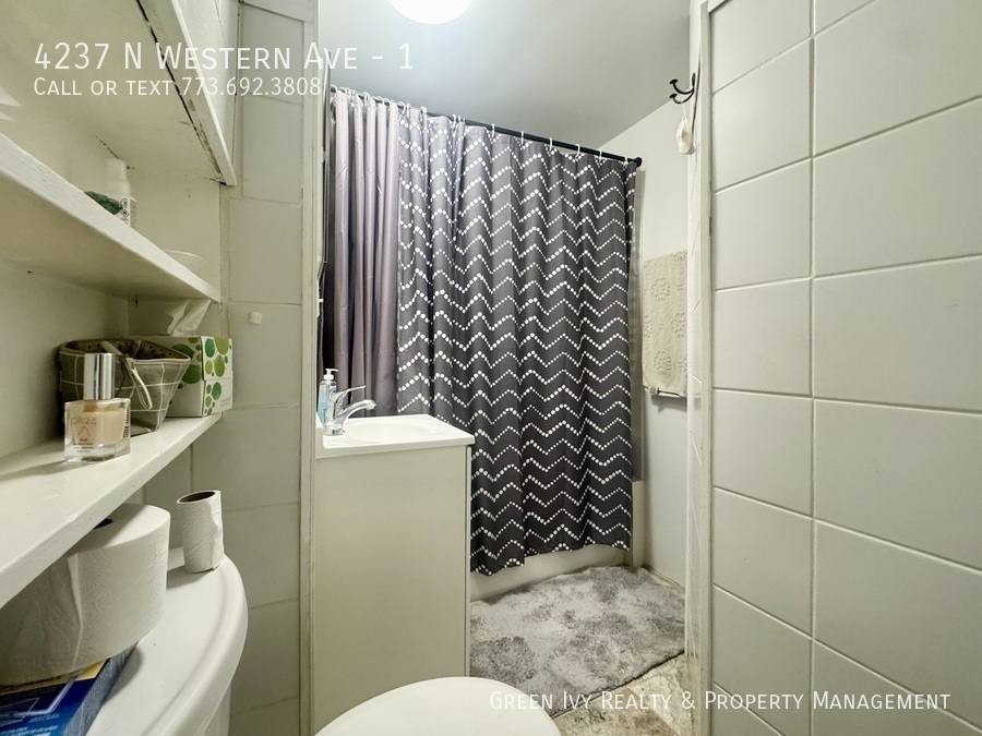Apartment for rent at 4237 N Western Ave #1, Chicago, IL 60651
