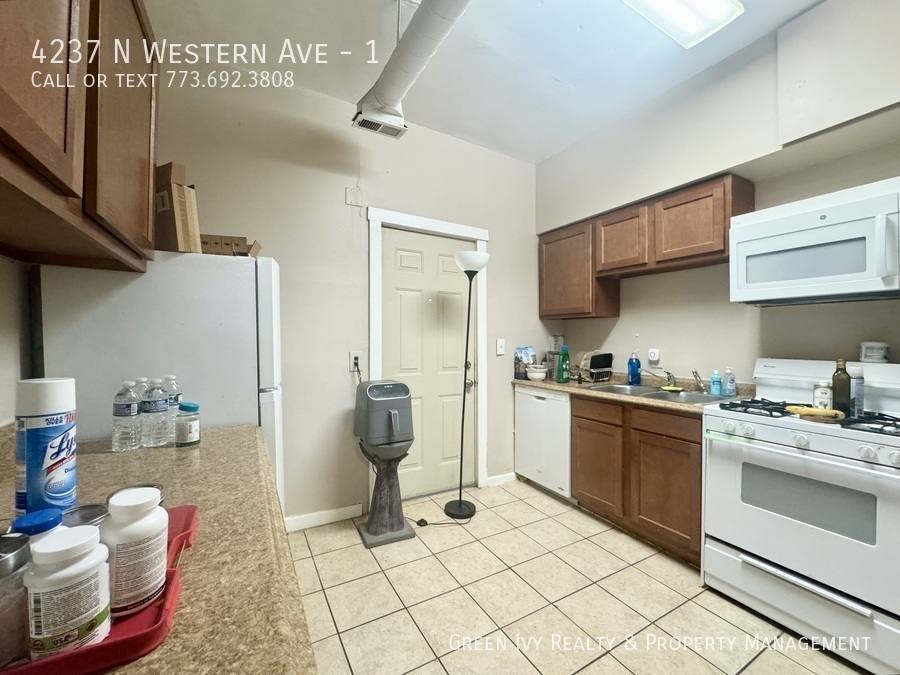 Apartment for rent at 4237 N Western Ave #1, Chicago, IL 60651
