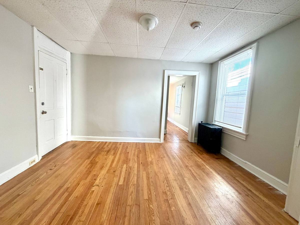 Apartment for rent at 165 Summit Ave, Hagerstown, MD 21740