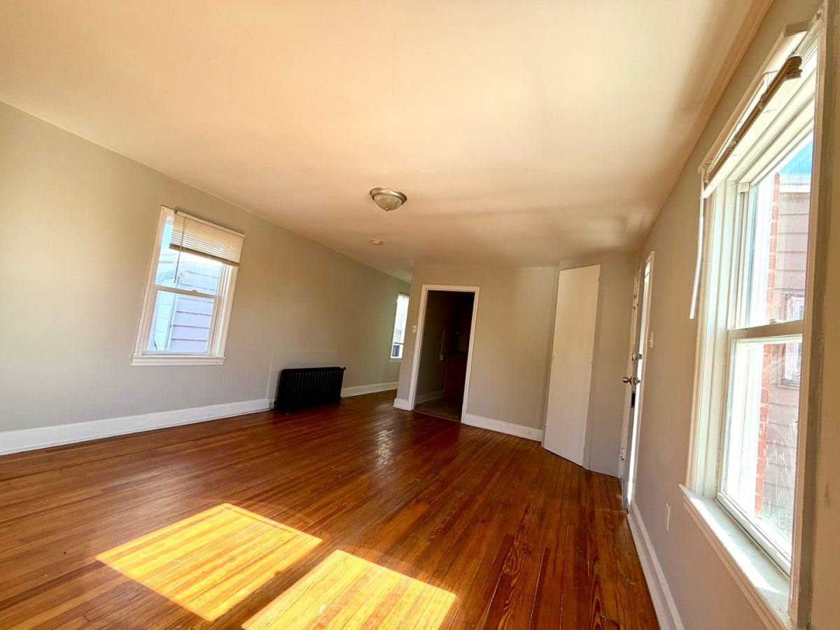 Apartment for rent at 165 Summit Ave, Hagerstown, MD 21740