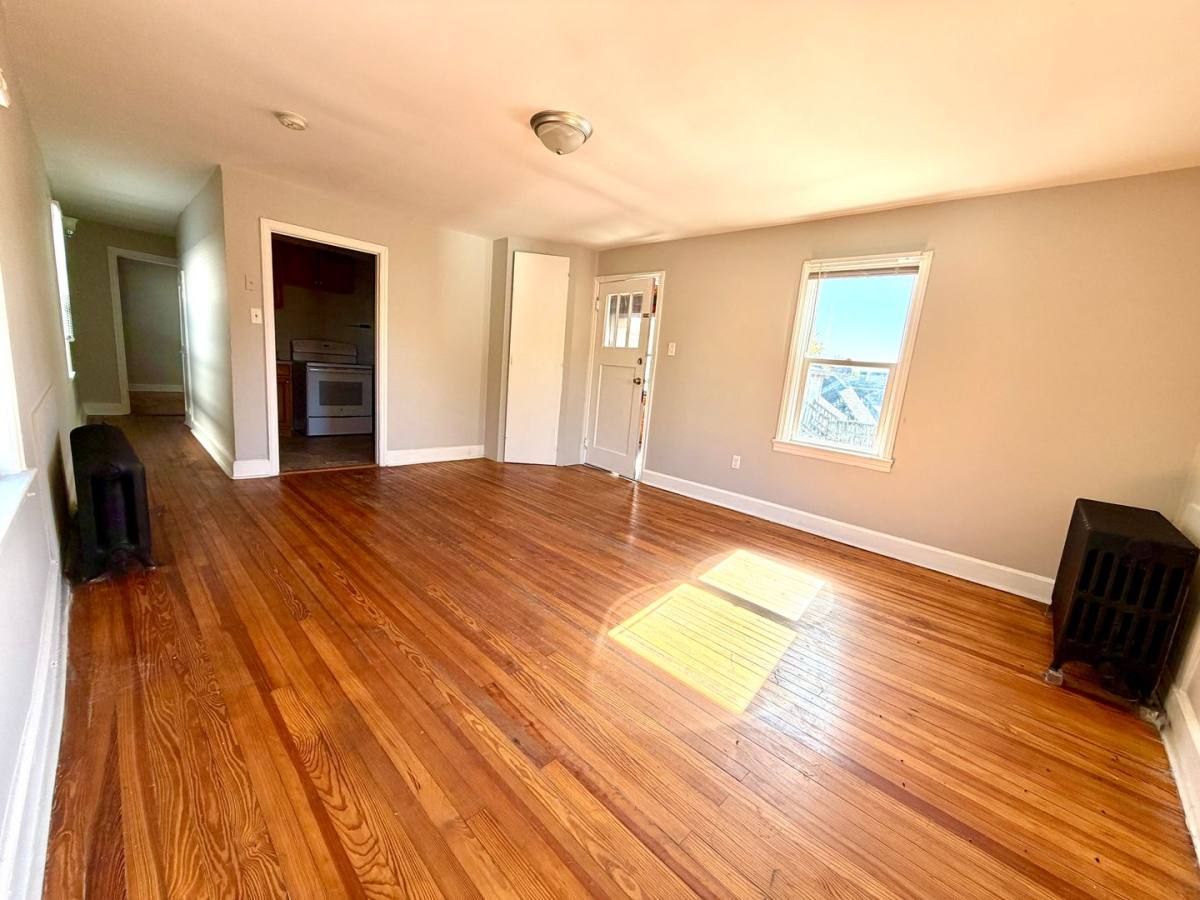 Apartment for rent at 165 Summit Ave, Hagerstown, MD 21740