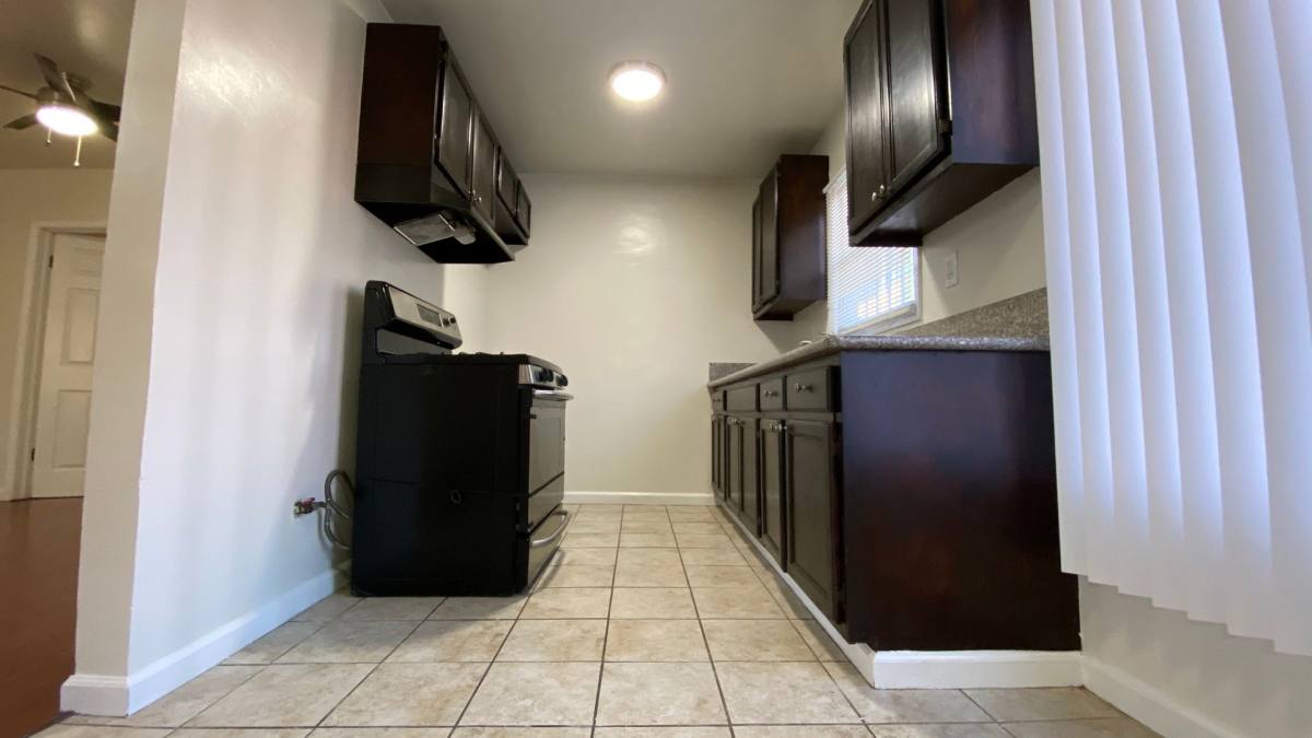 Apartment for rent at 1475 Venice Blvd, Los Angeles, CA 90006