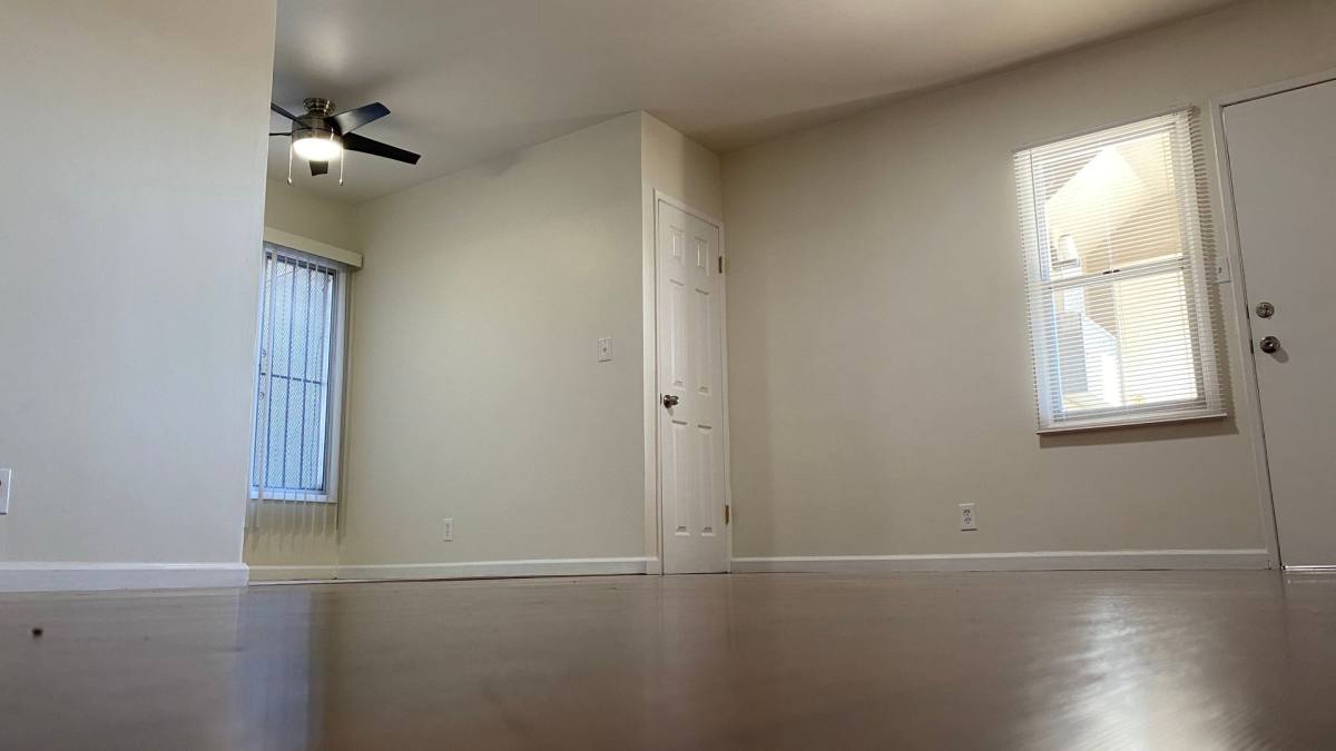 Apartment for rent at 1475 Venice Blvd, Los Angeles, CA 90006