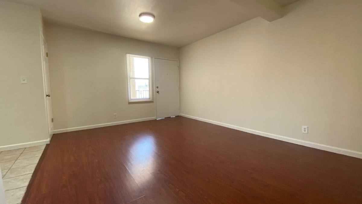 Apartment for rent at 1475 Venice Blvd, Los Angeles, CA 90006