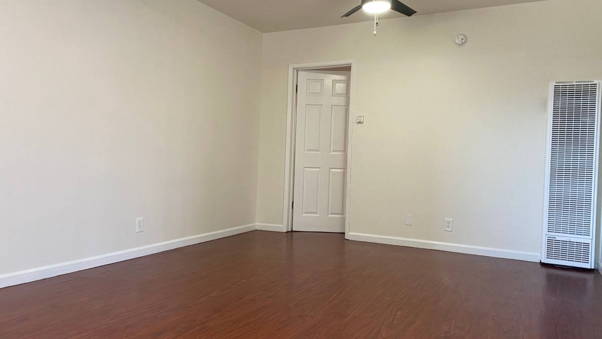 Apartment for rent at 1475 Venice Blvd, Los Angeles, CA 90006