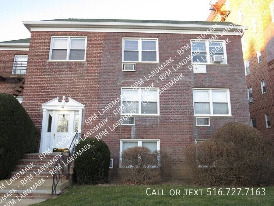 Apartment for rent at 45 Grand Ave #2B, Rockville Centre, NY 11570