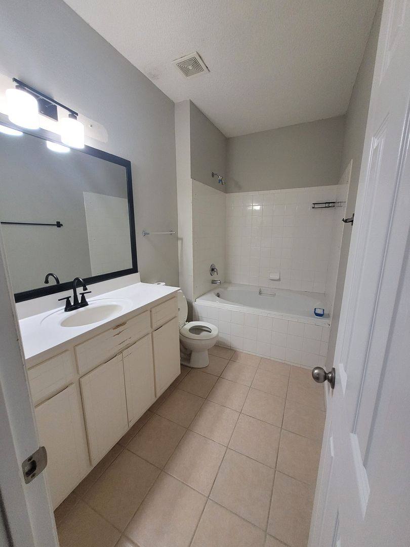 Townhouse for rent at 1672 Corey Wood Circle, Tallahassee, FL 32304