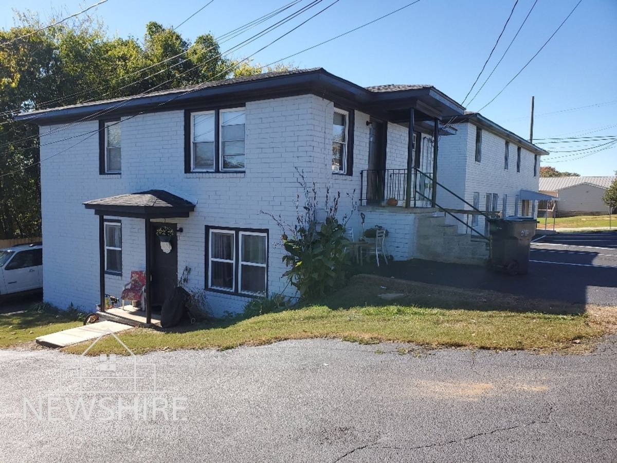Apartment for rent at 1101-1109 Hampton Ave Extension, Greenville, SC 29601