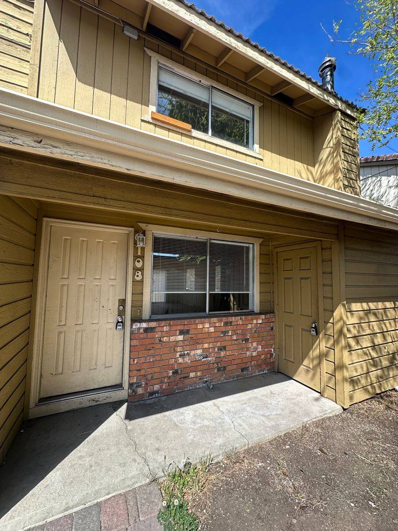 Apartment for rent at 108 SE Cleveland Ave, Bend, OR 97702